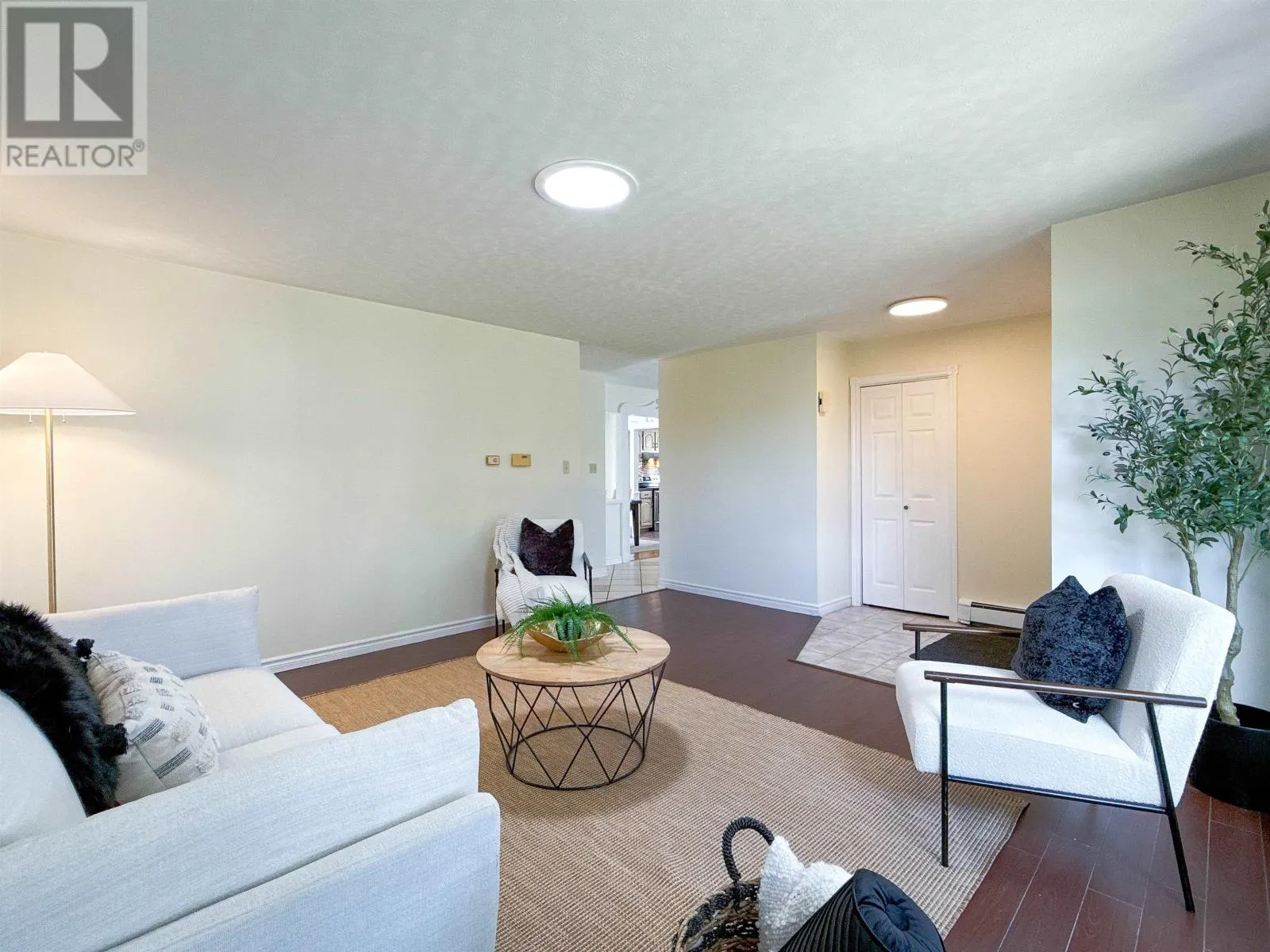 57 Lori-Dale Avenue