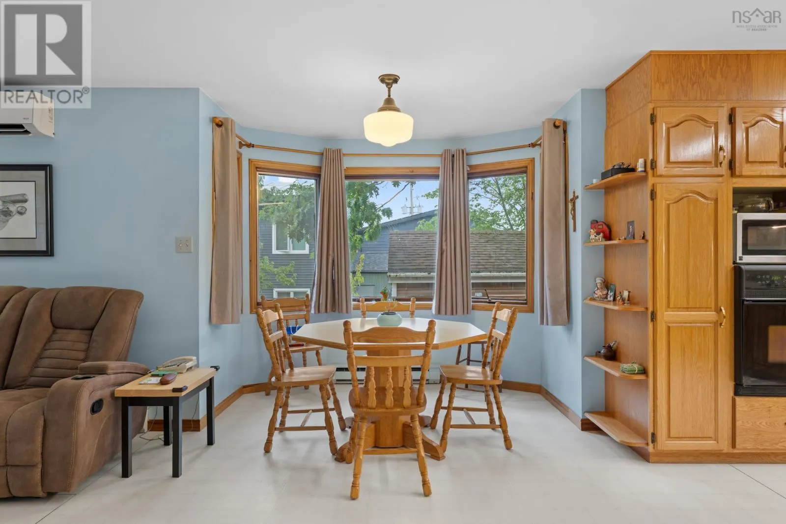 9 Monique Avenue