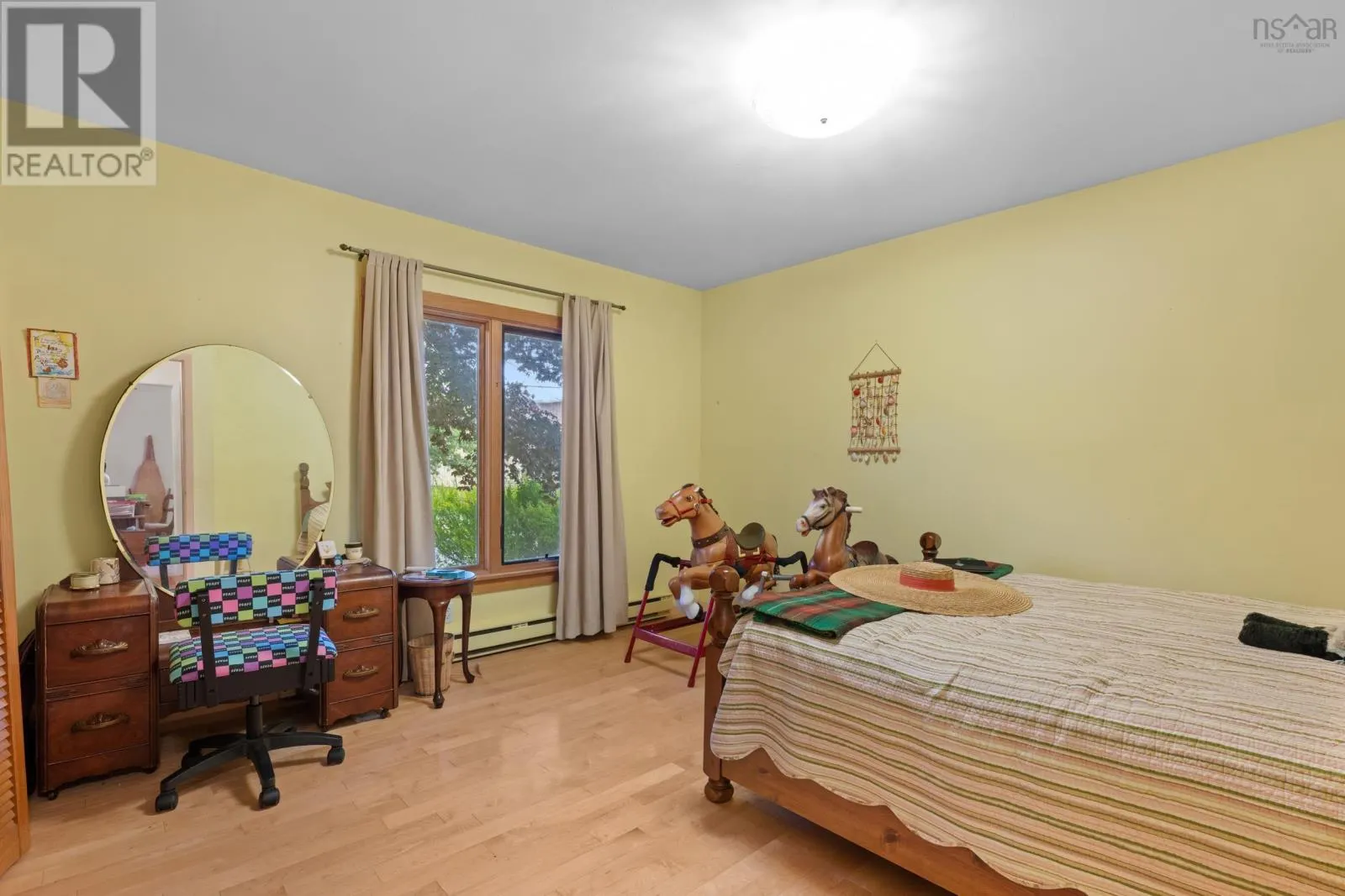 9 Monique Avenue