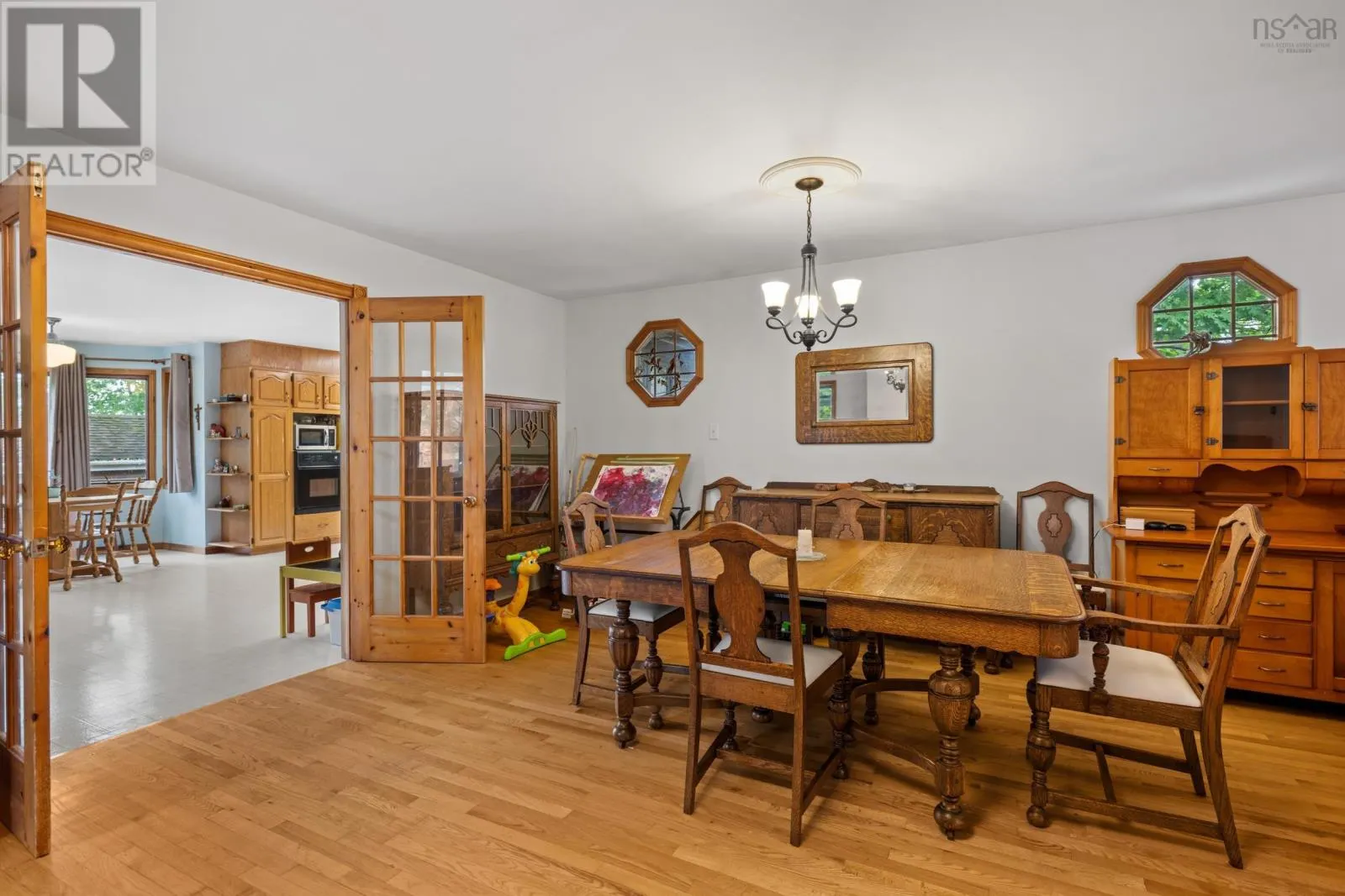 9 Monique Avenue