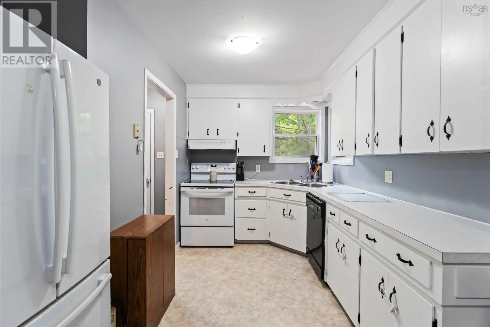 1403 Princess Cres Crescent
