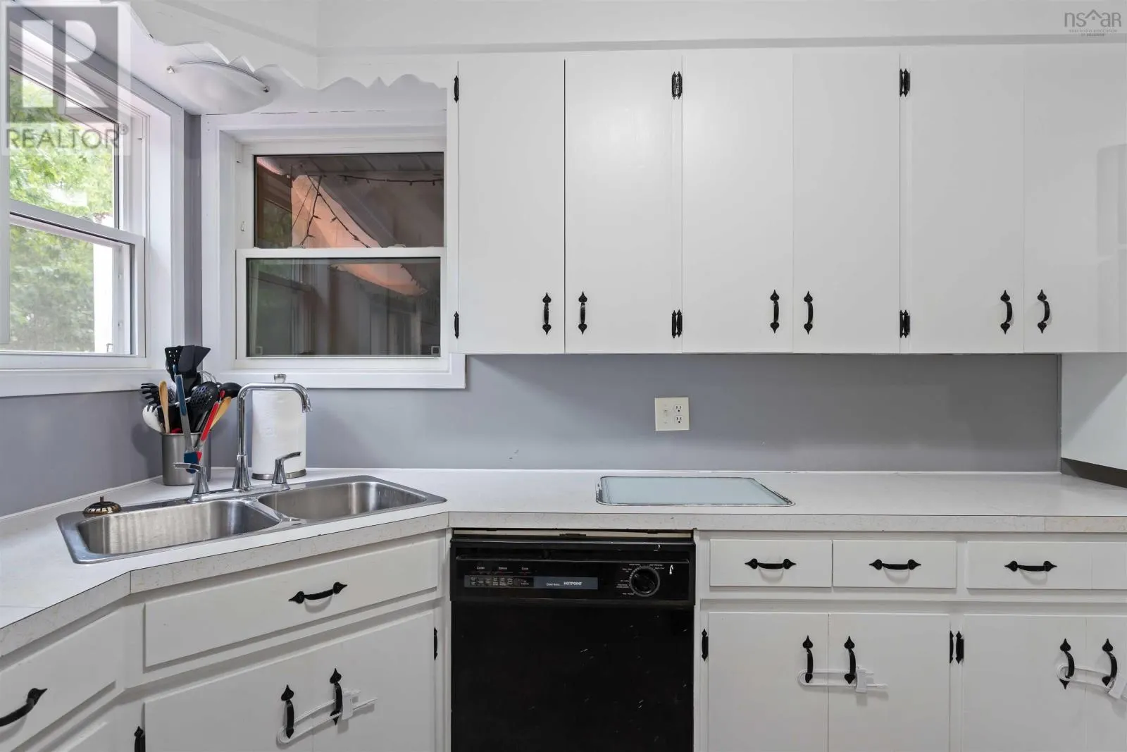 1403 Princess Cres Crescent