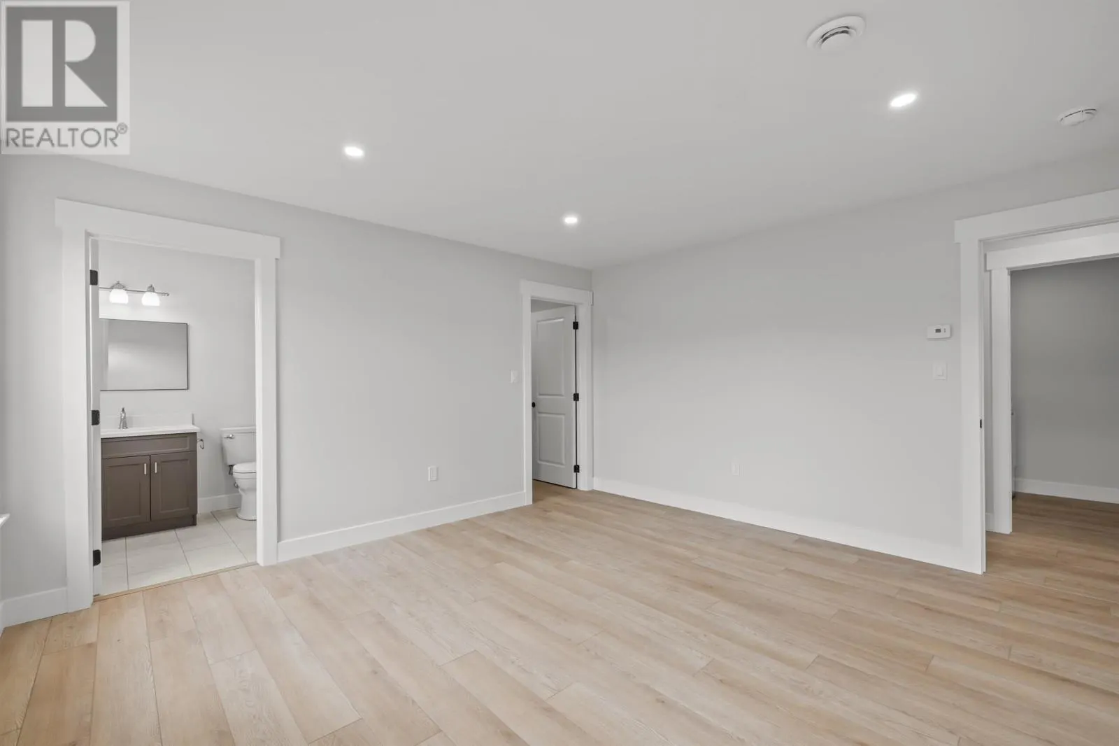 8 Sydney Way