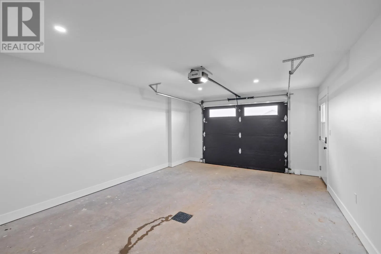 8 Sydney Way