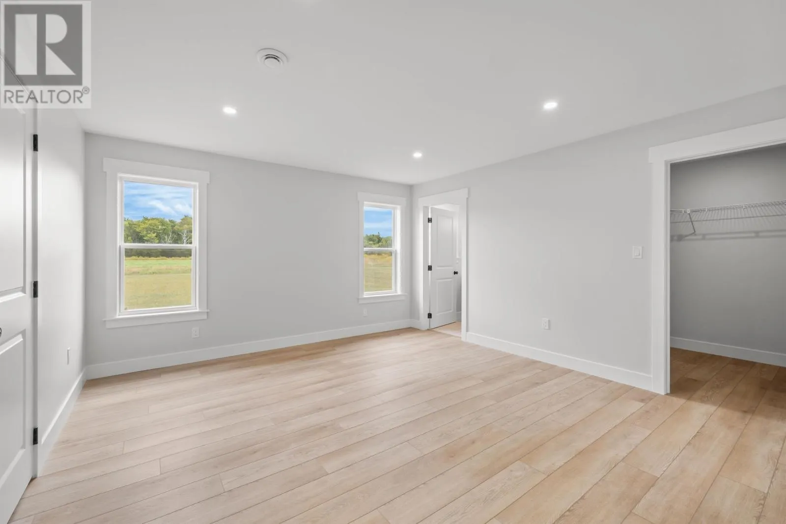 8 Sydney Way