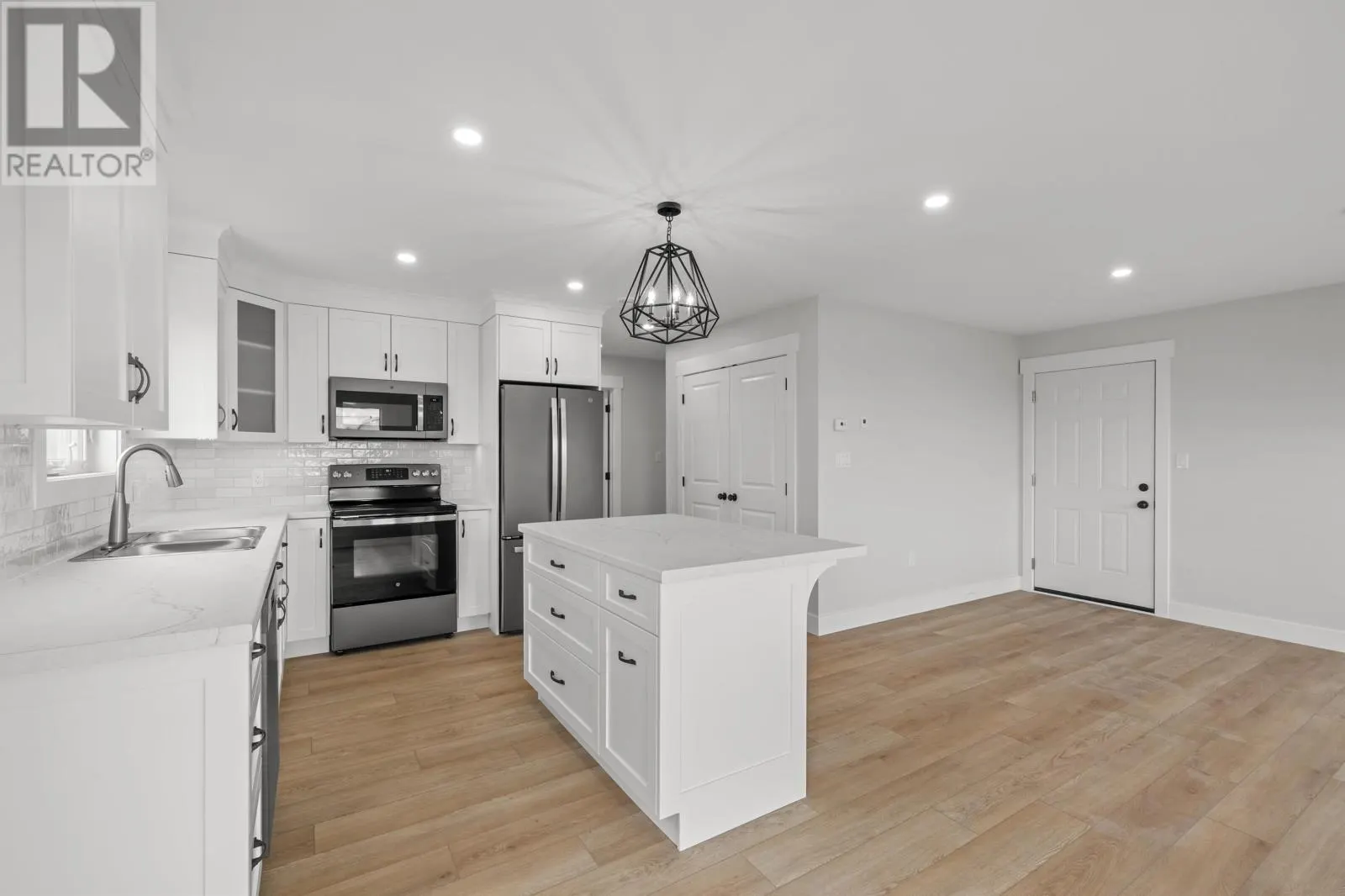 8 Sydney Way