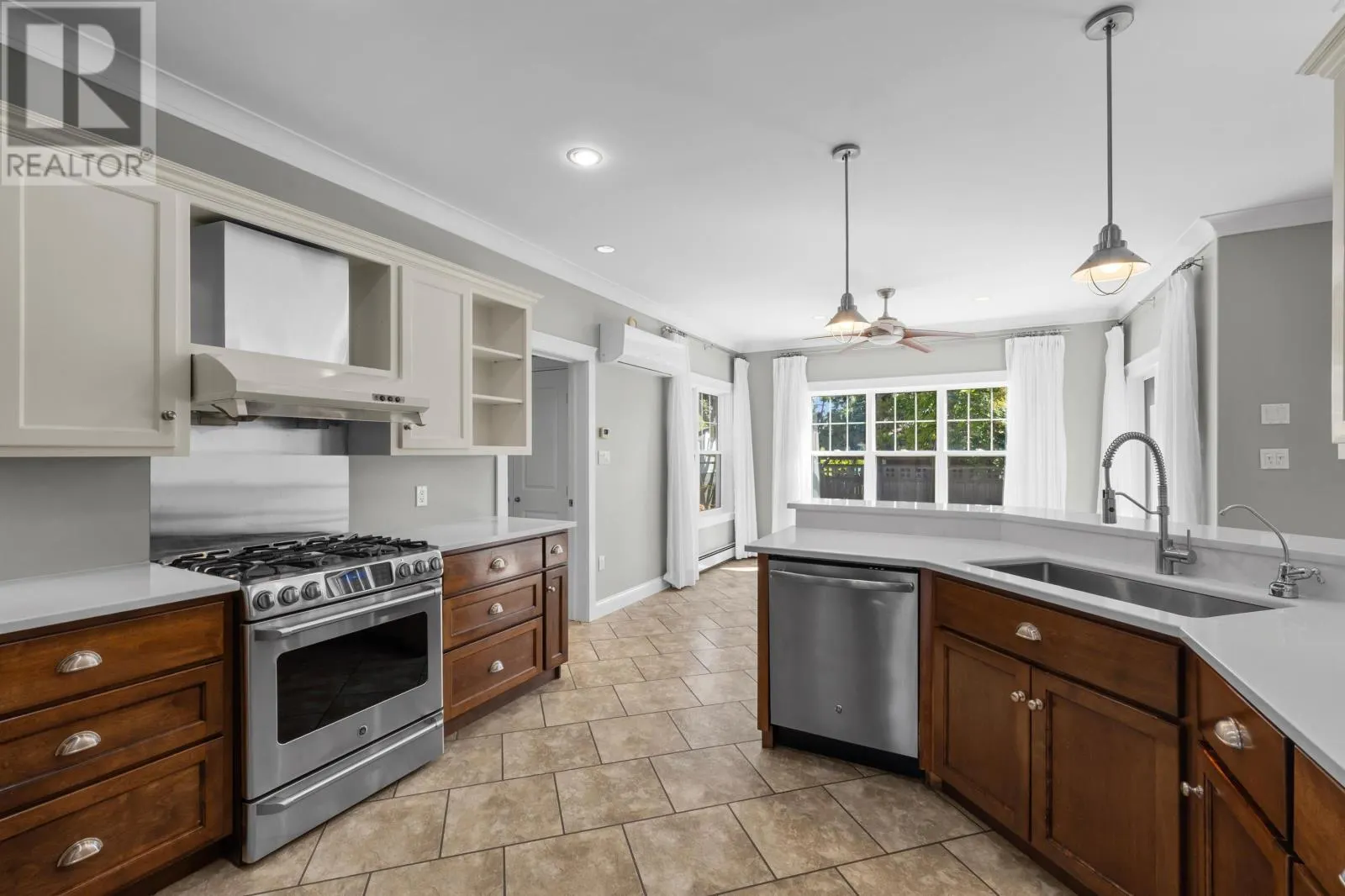 76 HUNTERS CREEK Drive