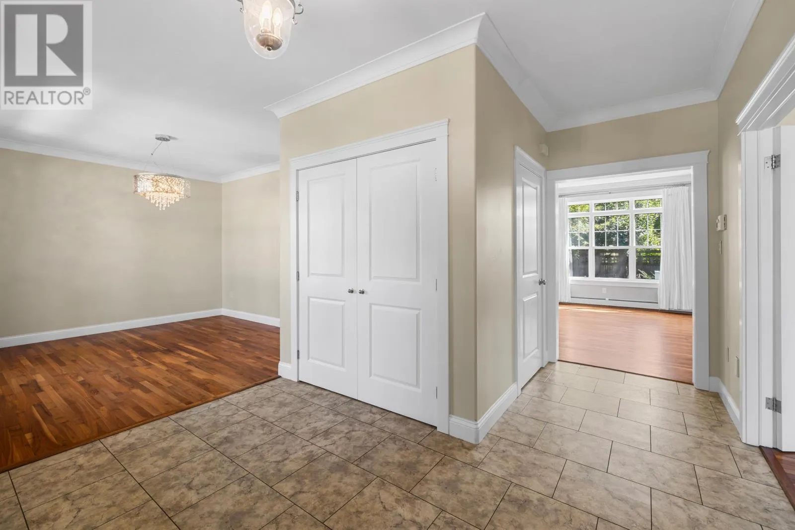 76 HUNTERS CREEK Drive