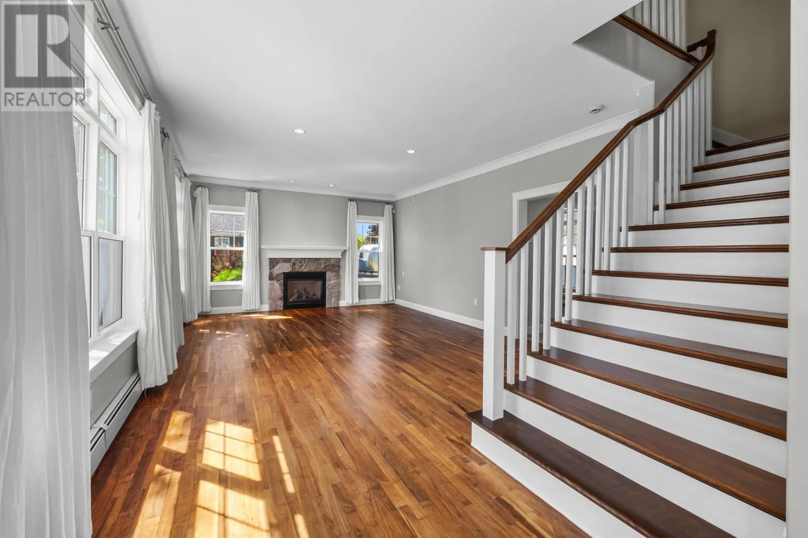 76 HUNTERS CREEK Drive
