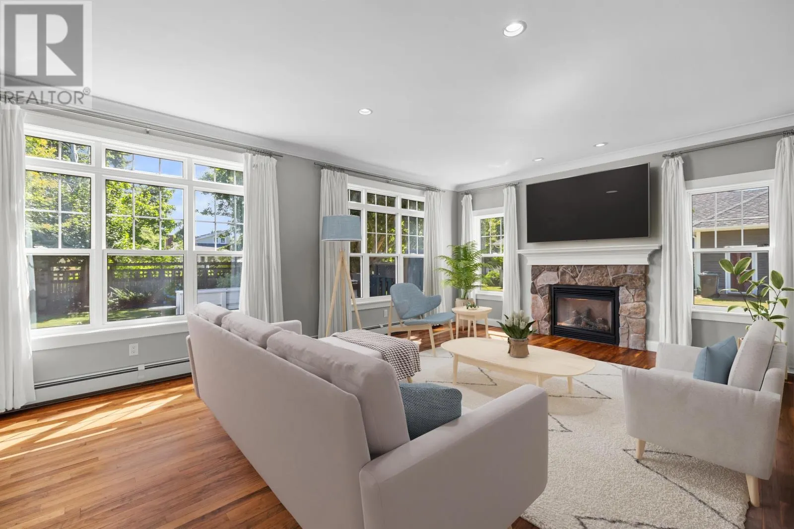 76 HUNTERS CREEK Drive
