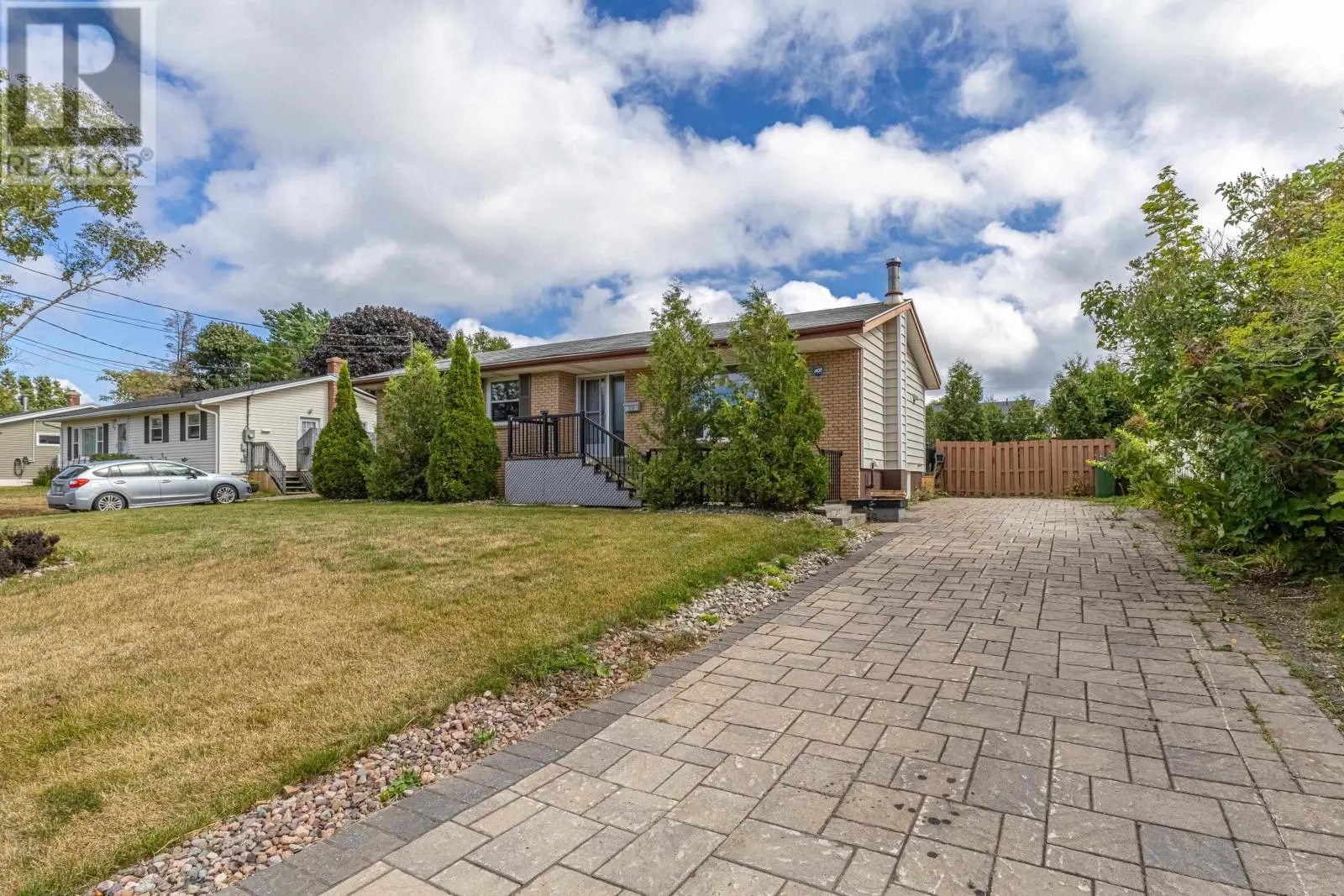 28 SEAVIEW Boulevard