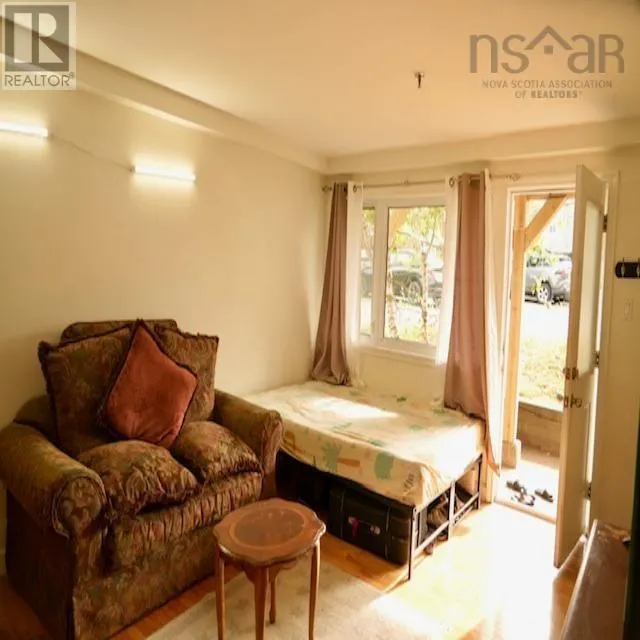 104 131 Farnham Gate Road