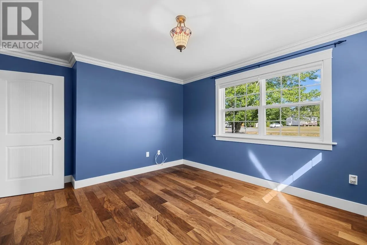 9 LAKESIDE Road