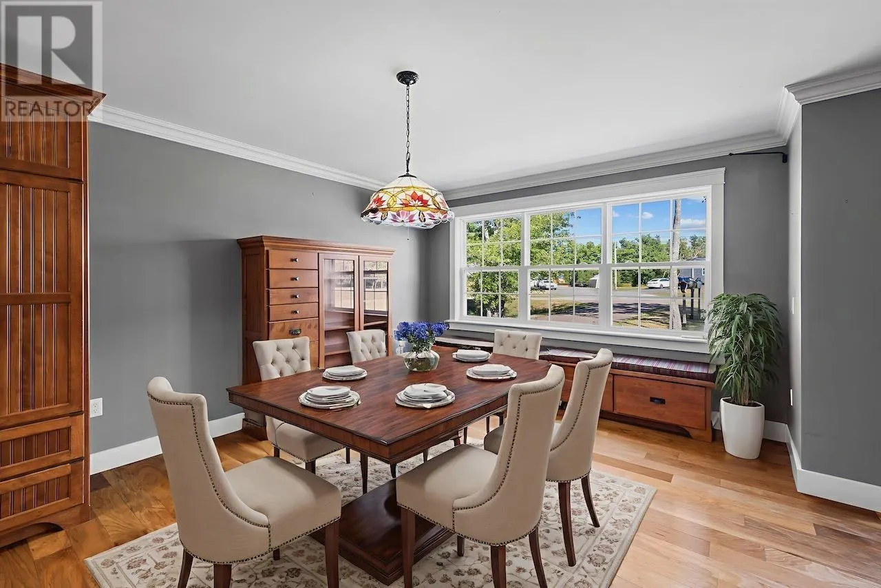 9 LAKESIDE Road