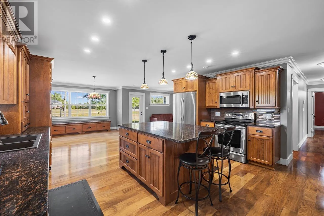 9 LAKESIDE Road