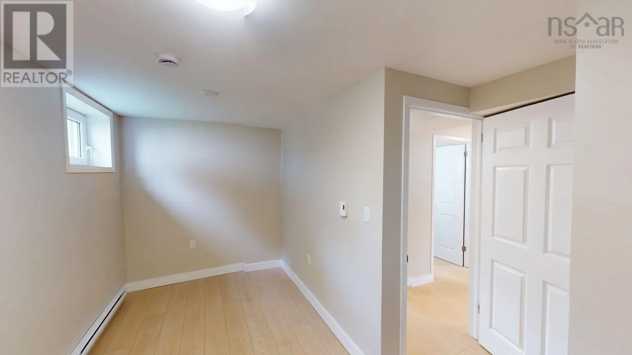 8 Hillside Drive