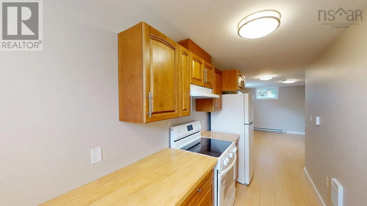 8 Hillside Drive