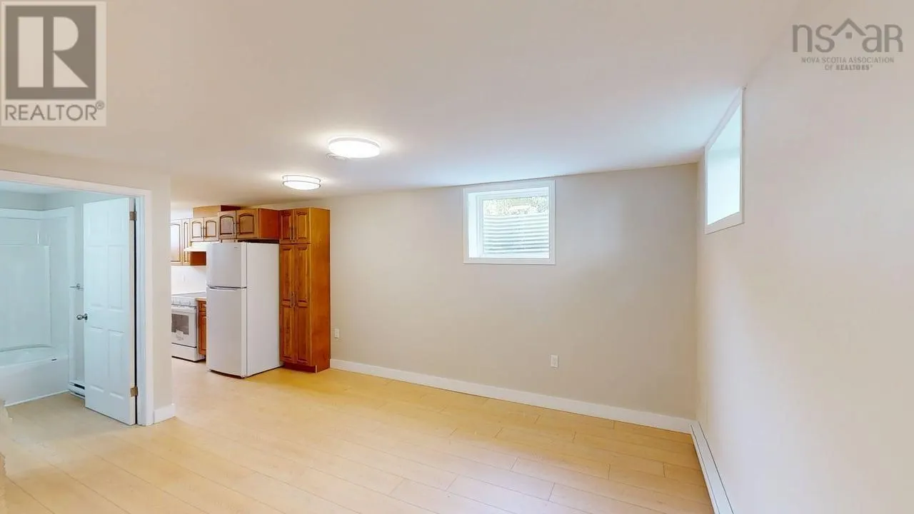 8 Hillside Drive