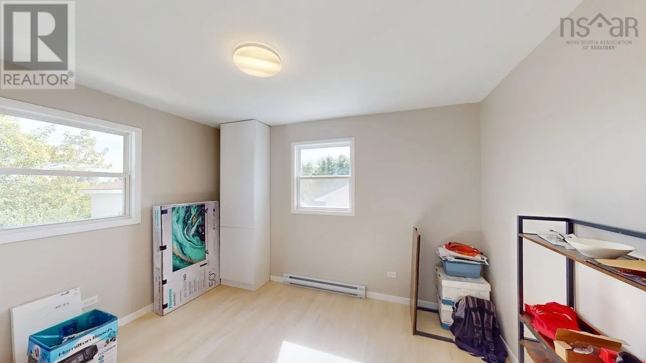 8 Hillside Drive