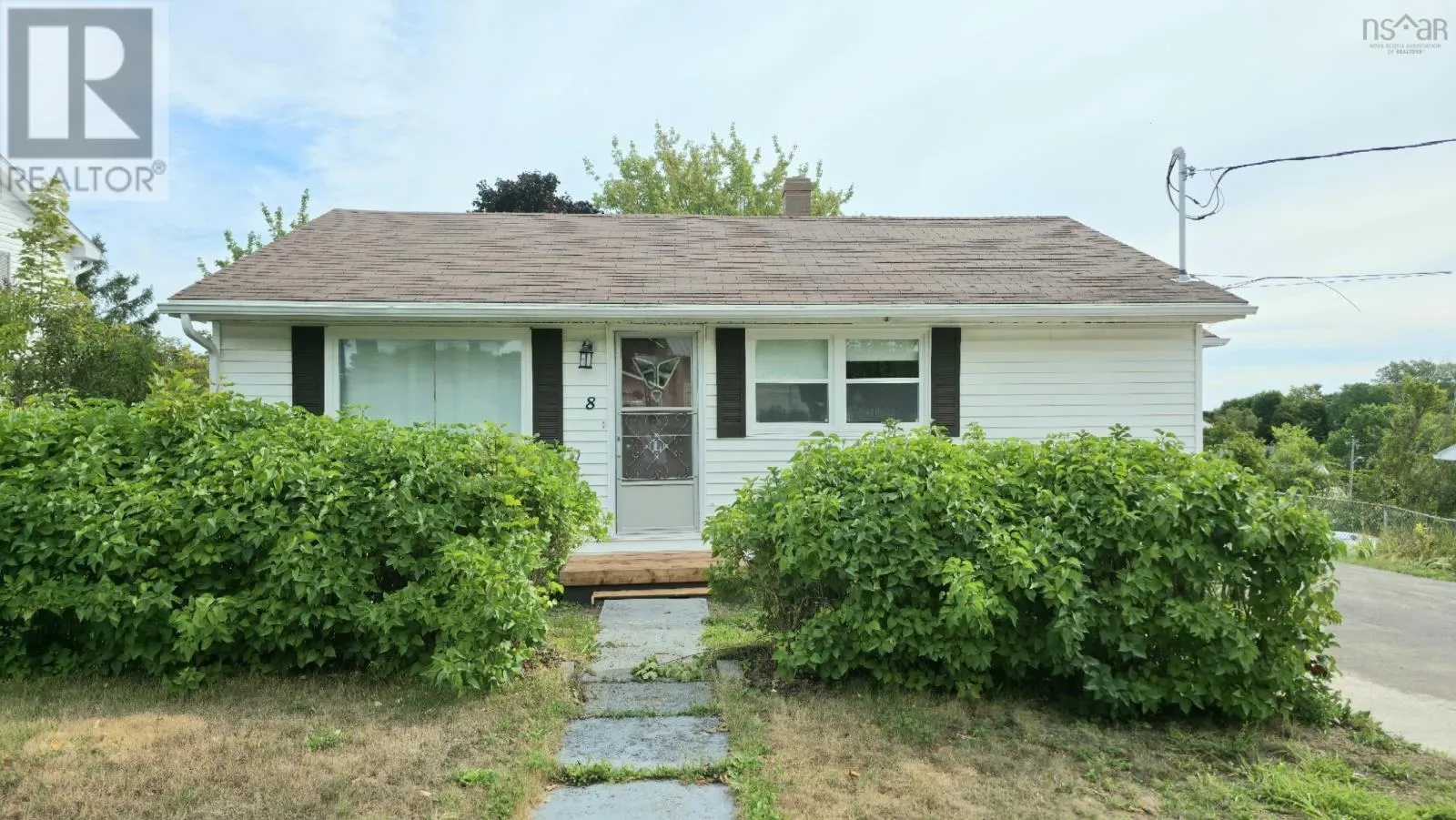 8 Hillside Drive