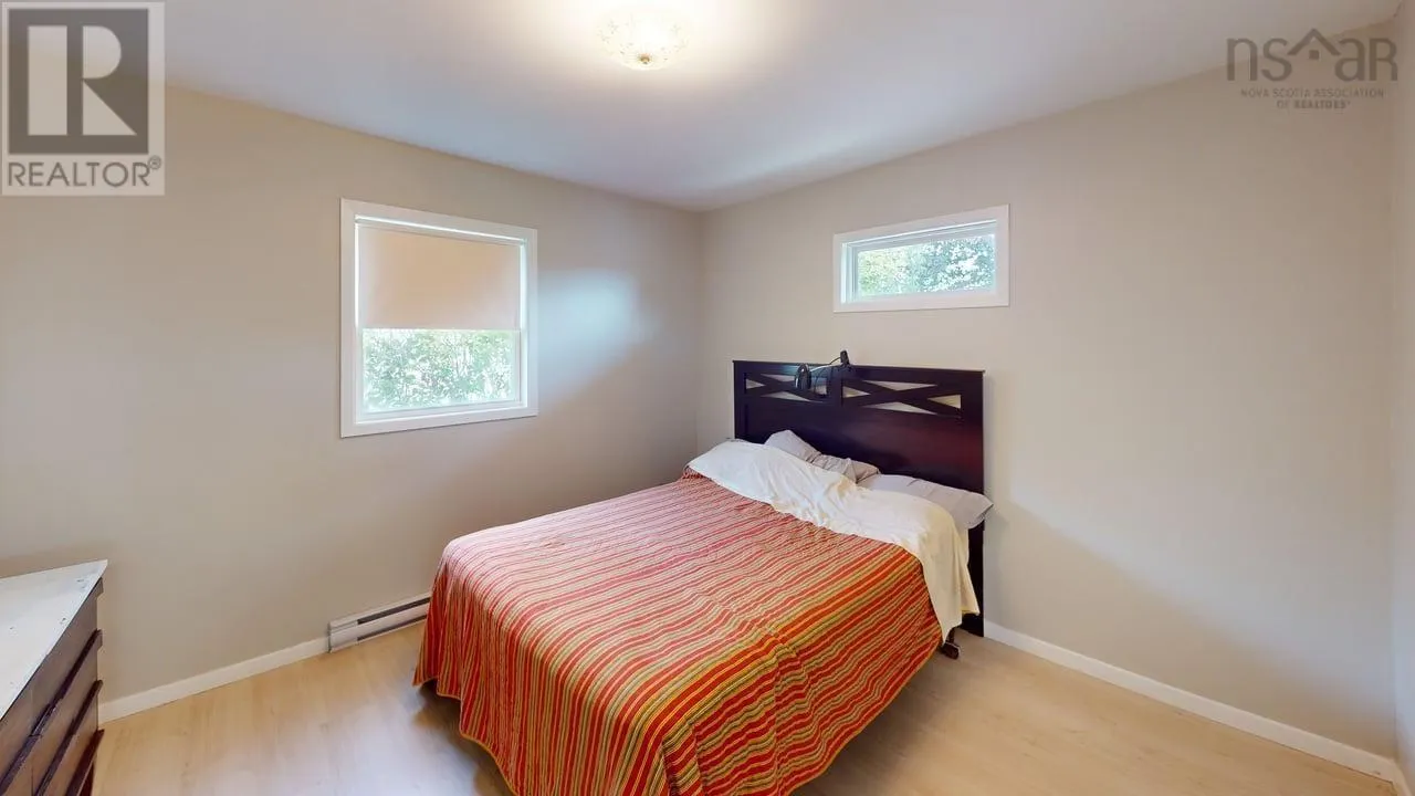 8 Hillside Drive