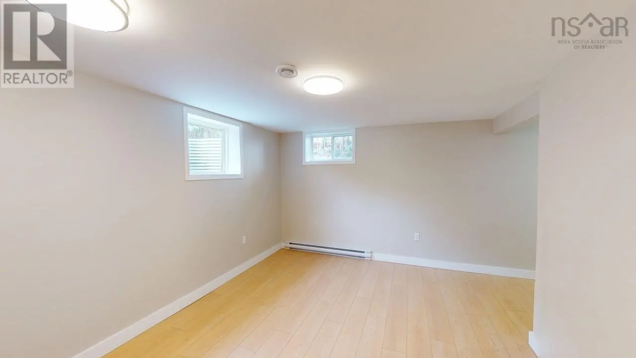 8 Hillside Drive