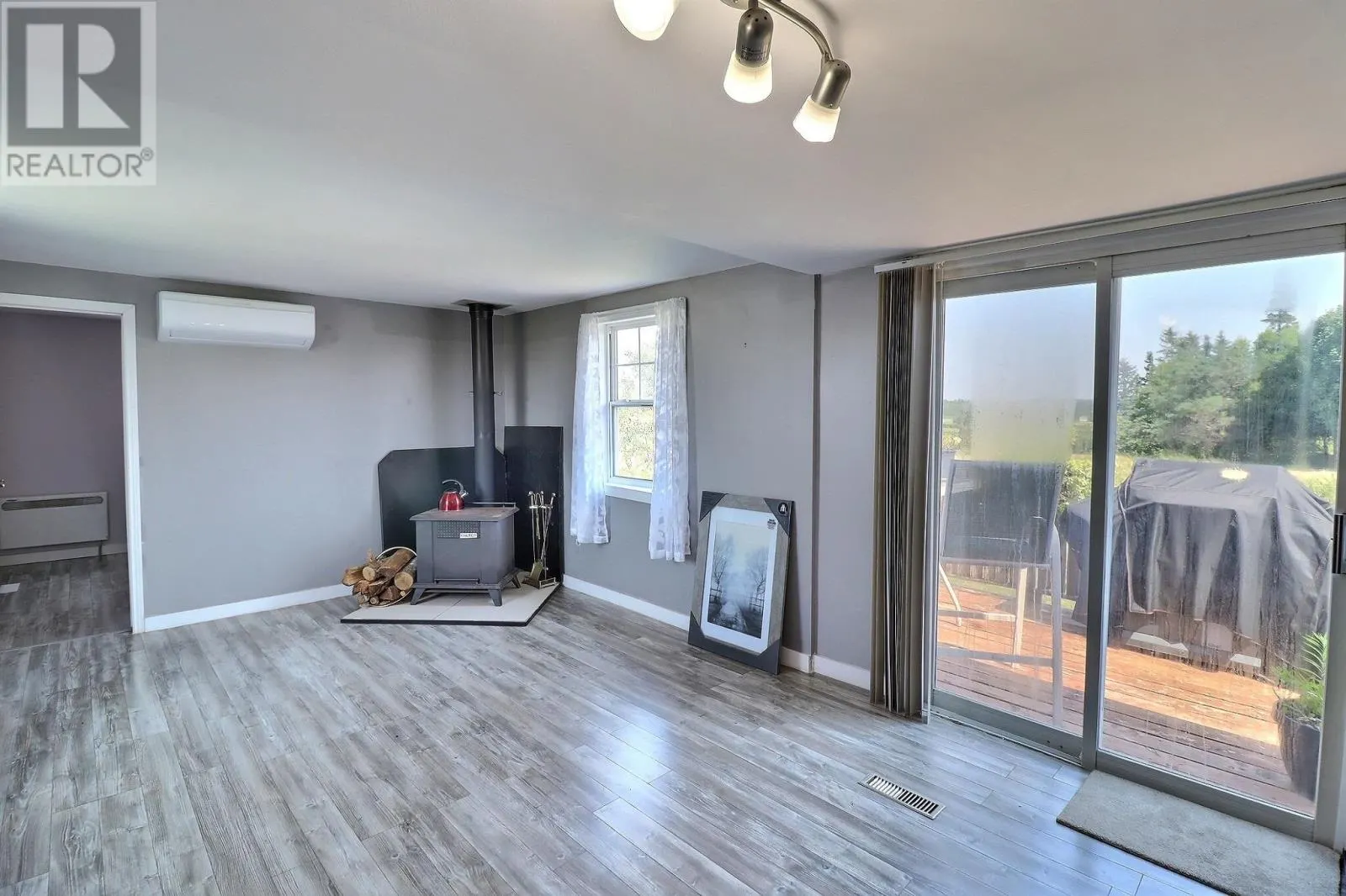 3567 RTE 3 Summerville
