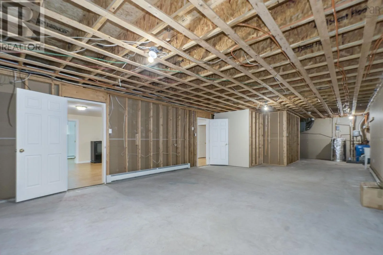 152 Roxbury Crescent