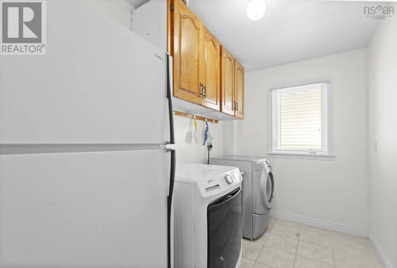 152 Roxbury Crescent