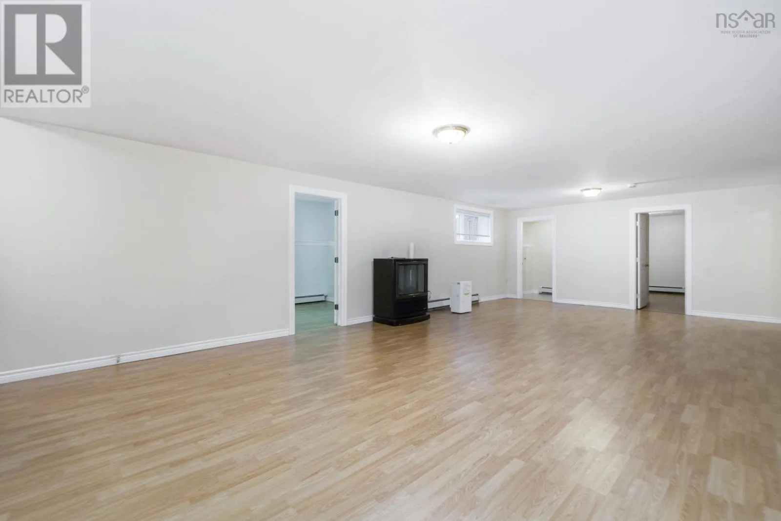 152 Roxbury Crescent