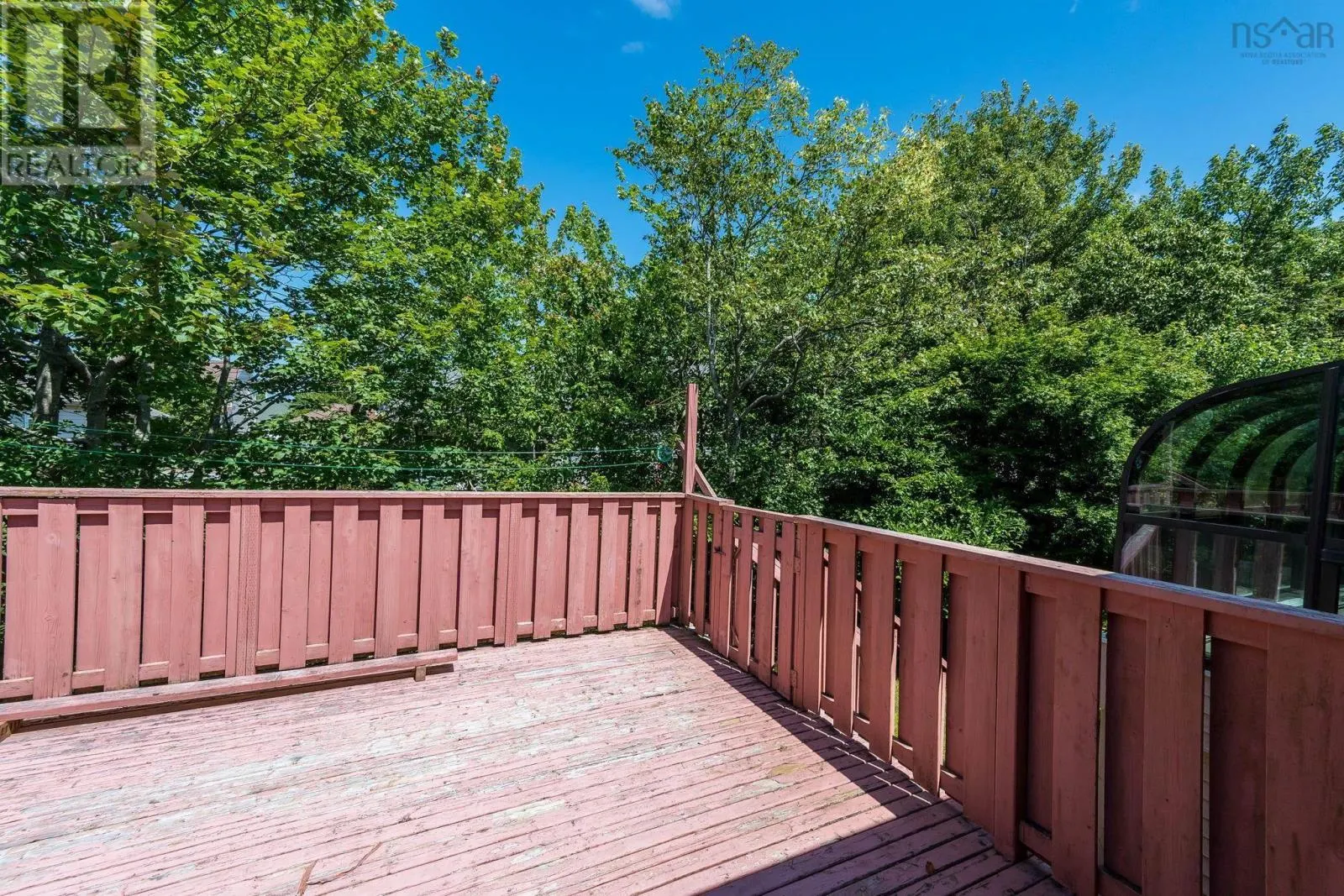 152 Roxbury Crescent
