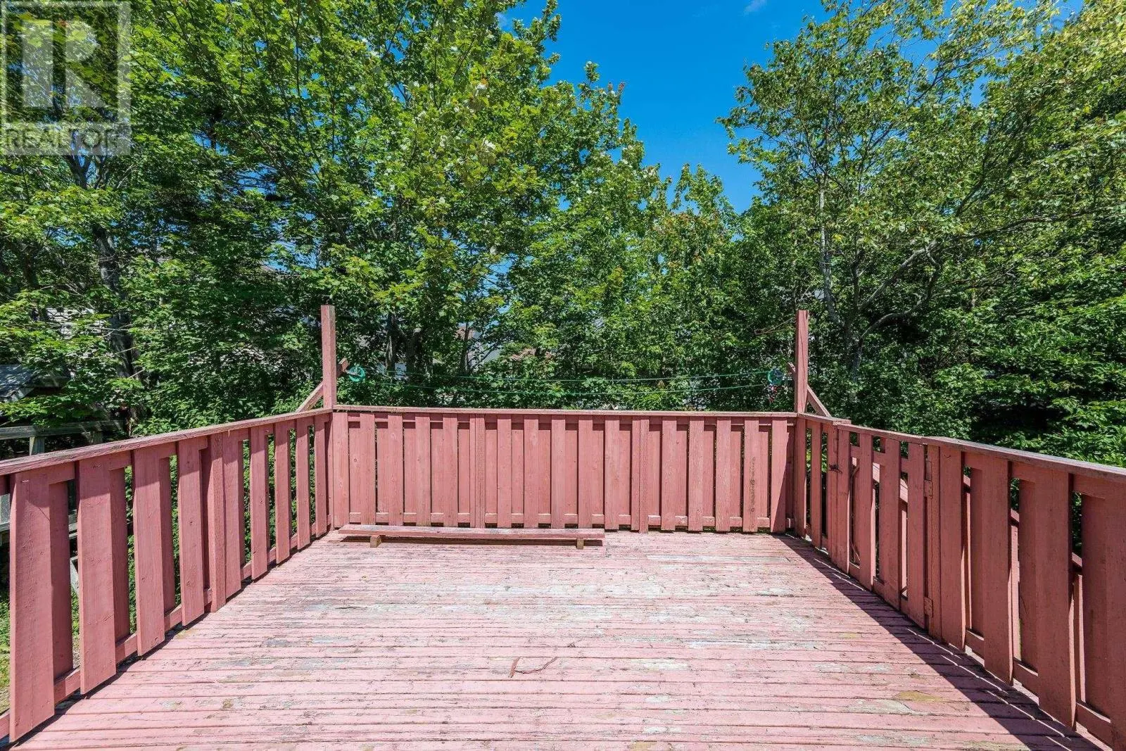 152 Roxbury Crescent
