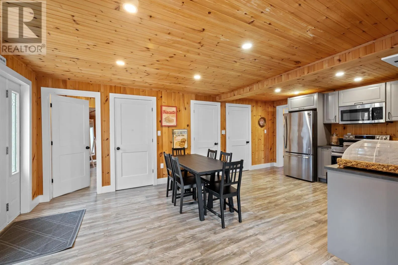 10 Creek Road