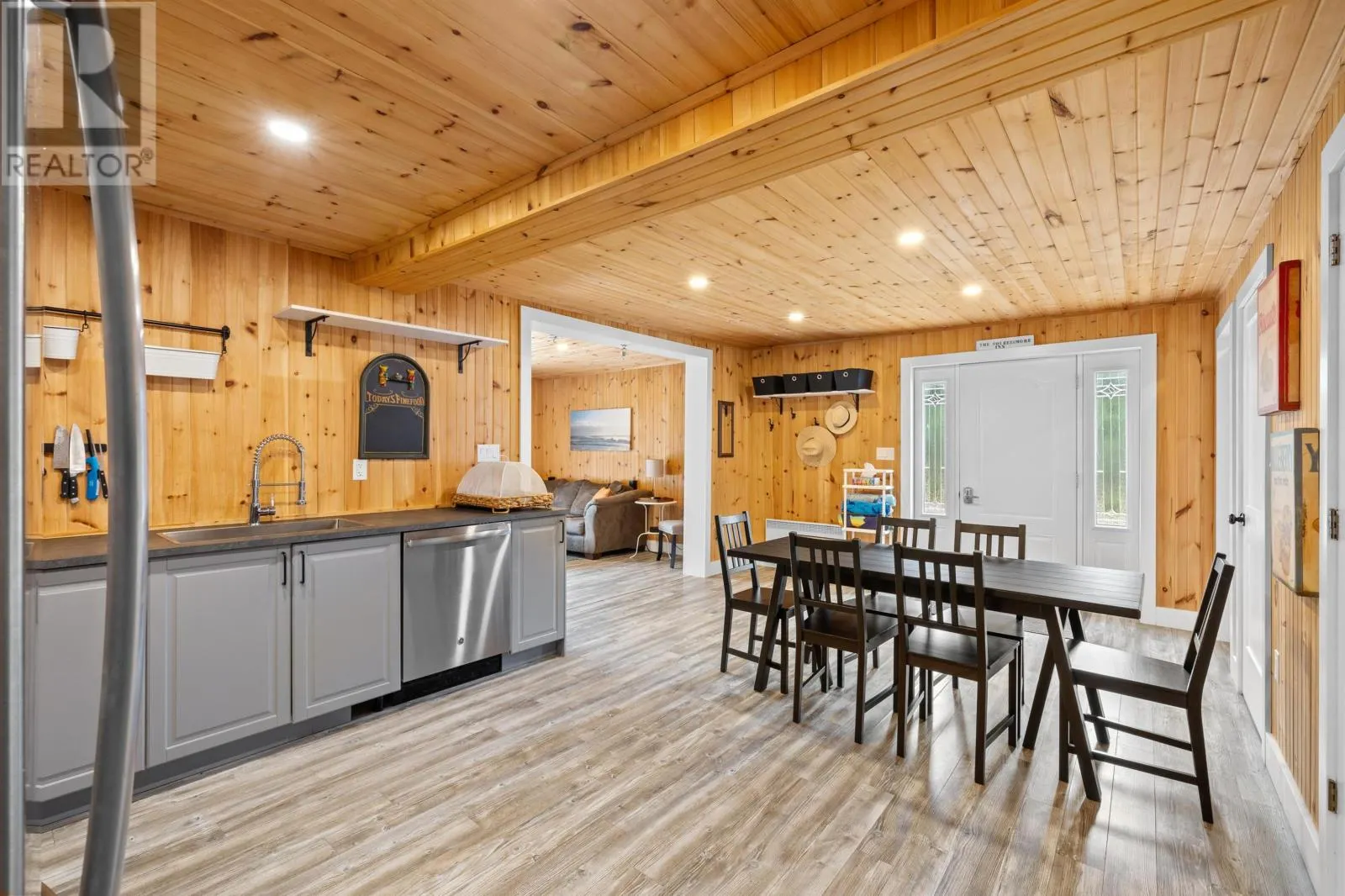 10 Creek Road