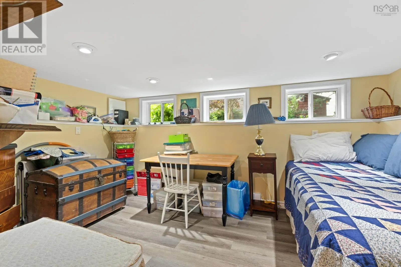21 Lawnsdale Drive