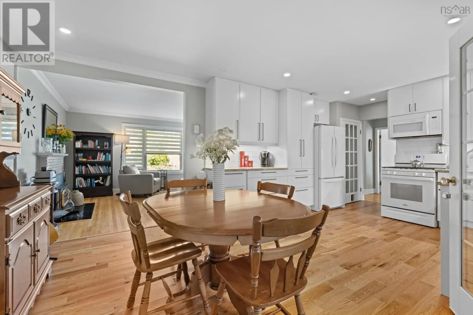 21 Lawnsdale Drive
