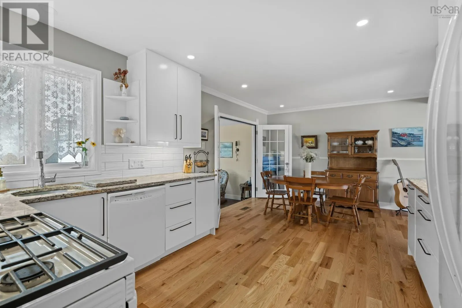 21 Lawnsdale Drive