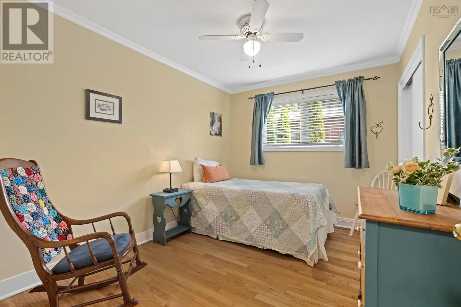 21 Lawnsdale Drive