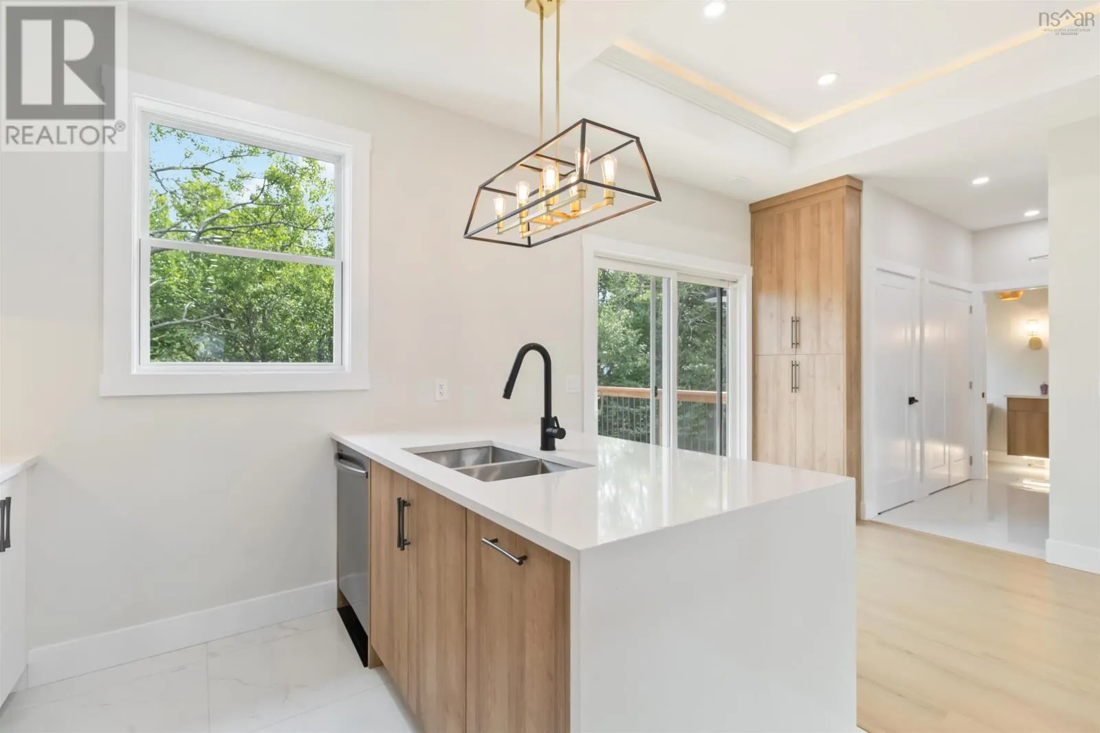 19 Norawarren Drive