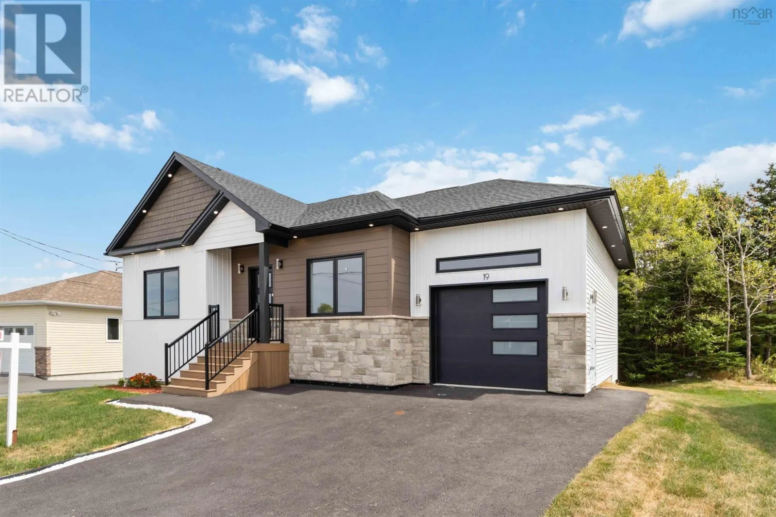 19 Norawarren Drive