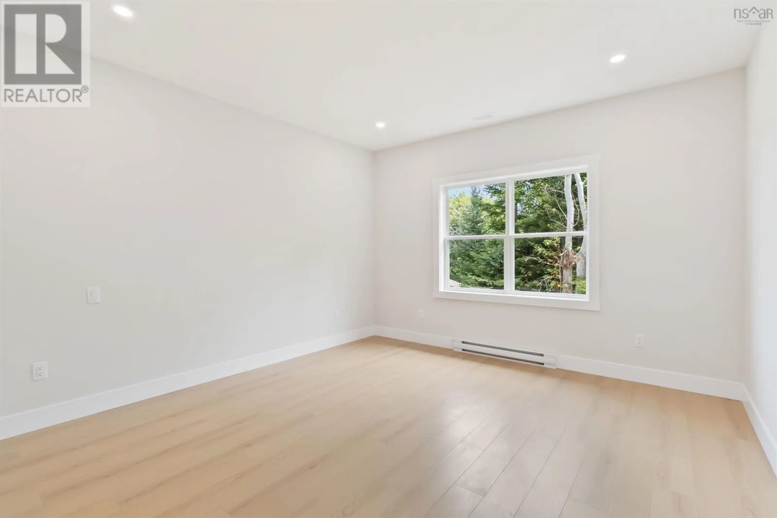 19 Norawarren Drive