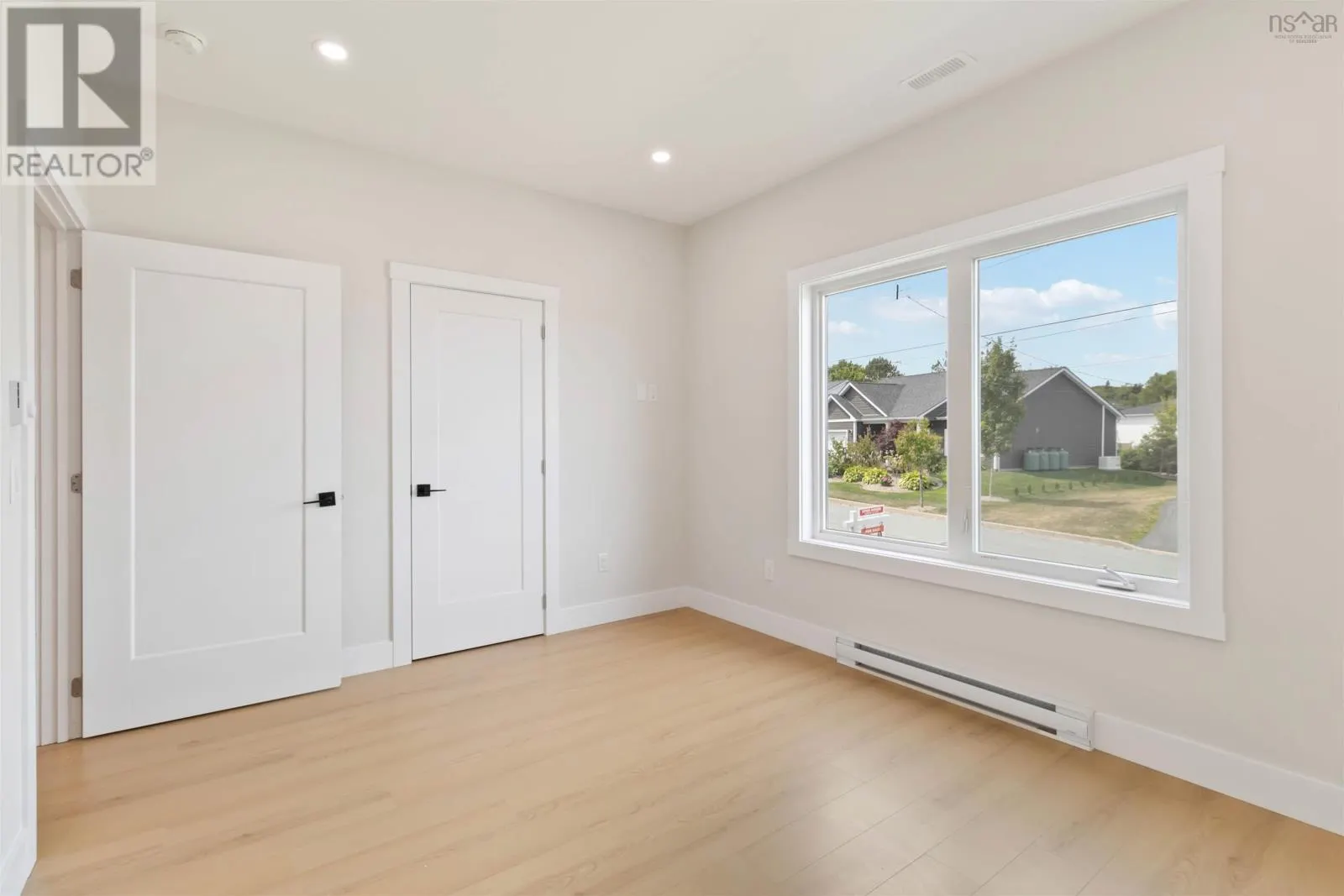 19 Norawarren Drive