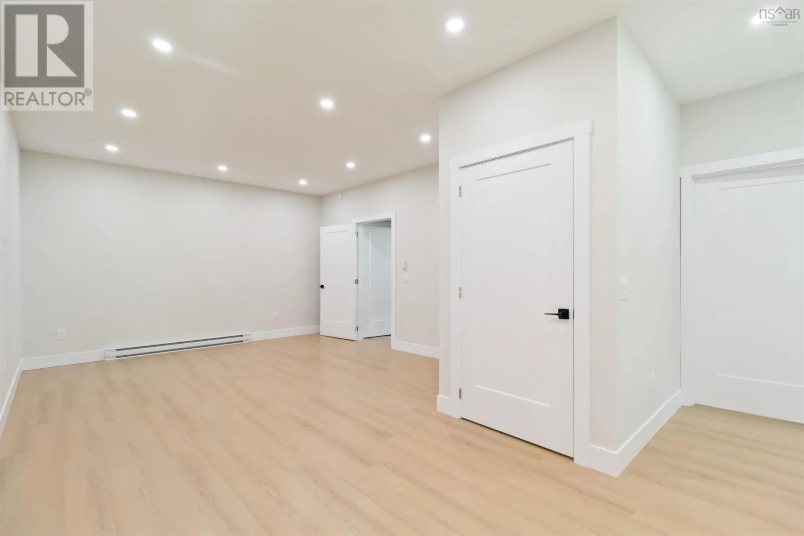 19 Norawarren Drive