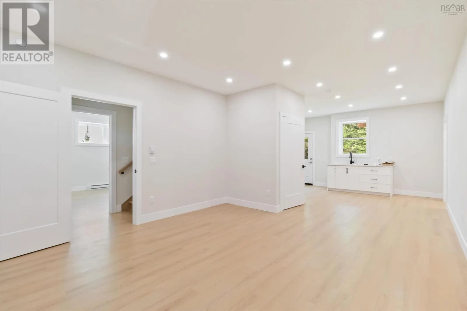 19 Norawarren Drive