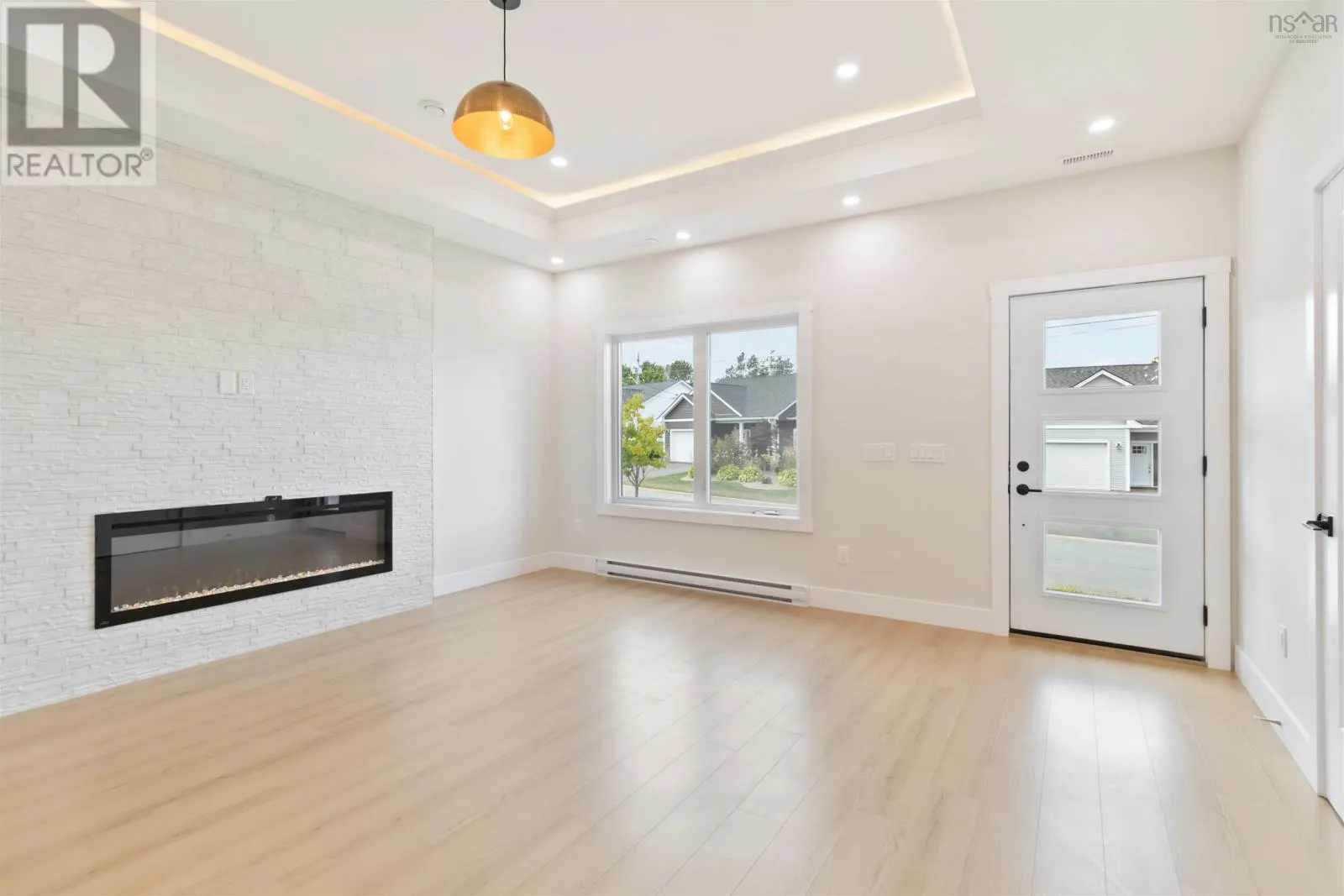 19 Norawarren Drive