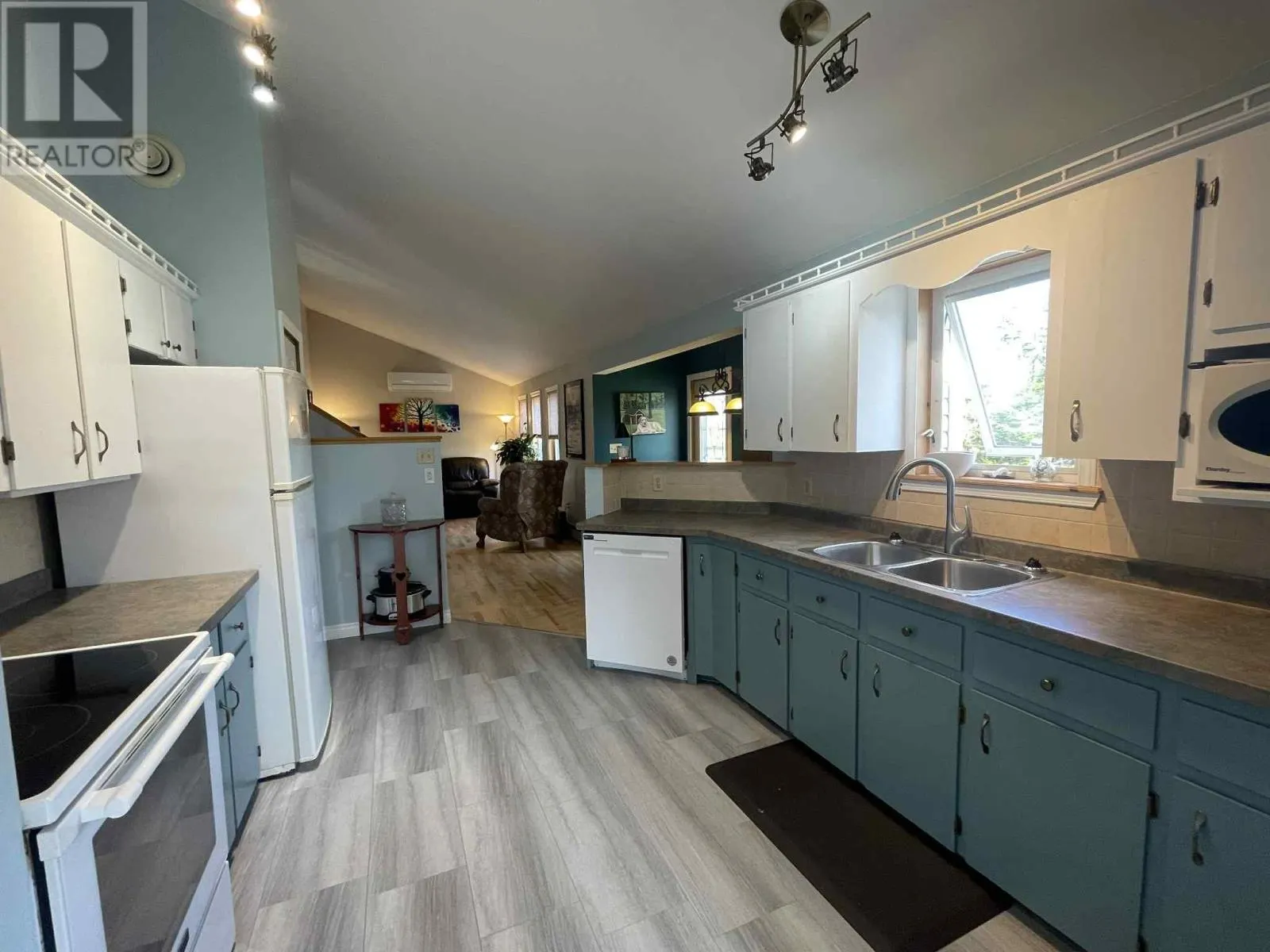 1153 Roseberry Road