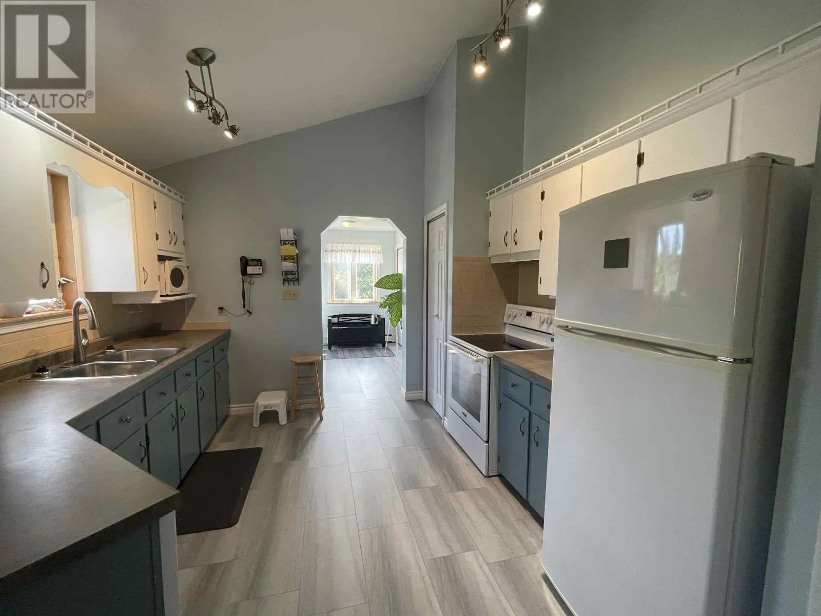 1153 Roseberry Road