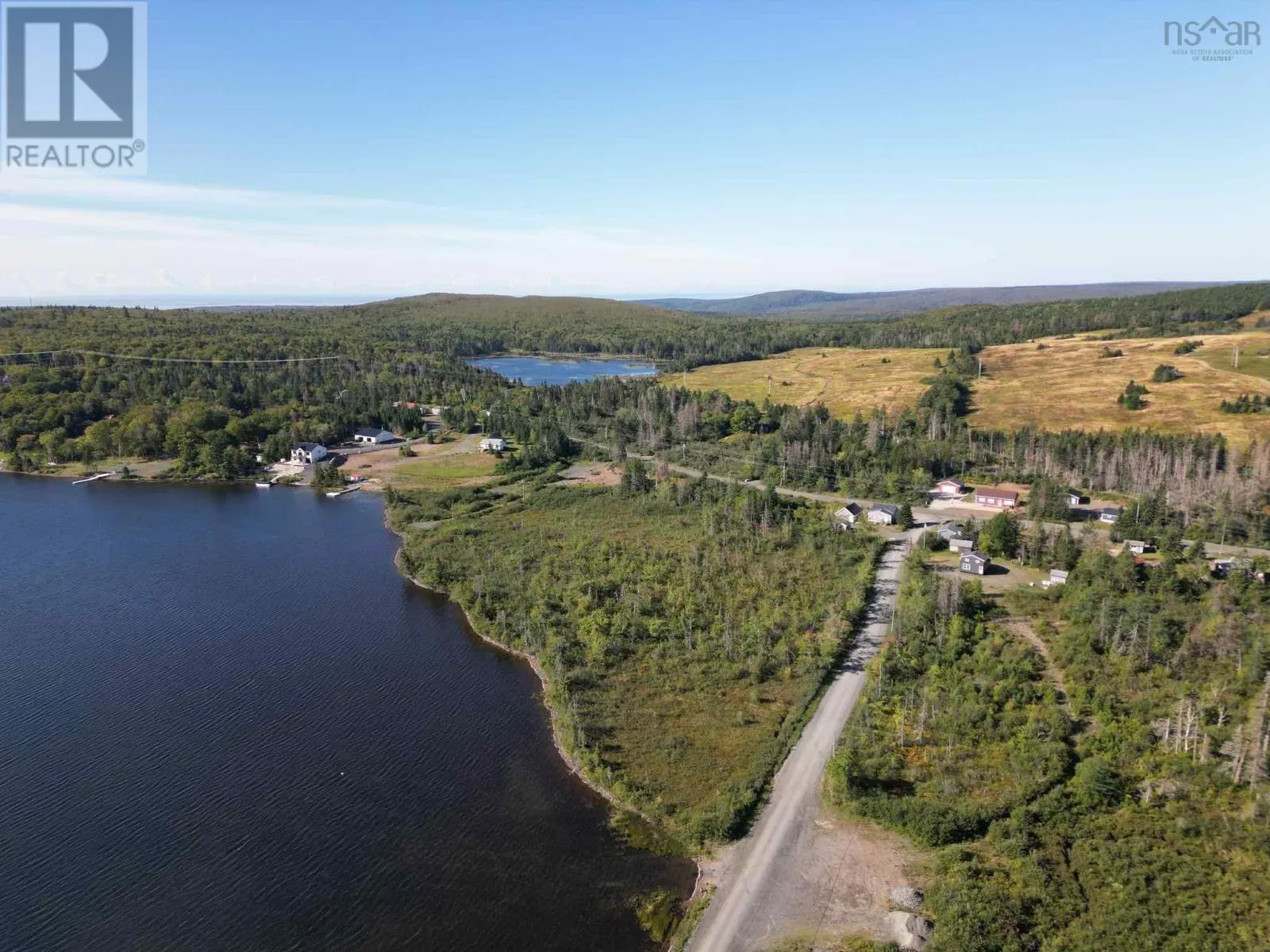 12 Lakeside Lane