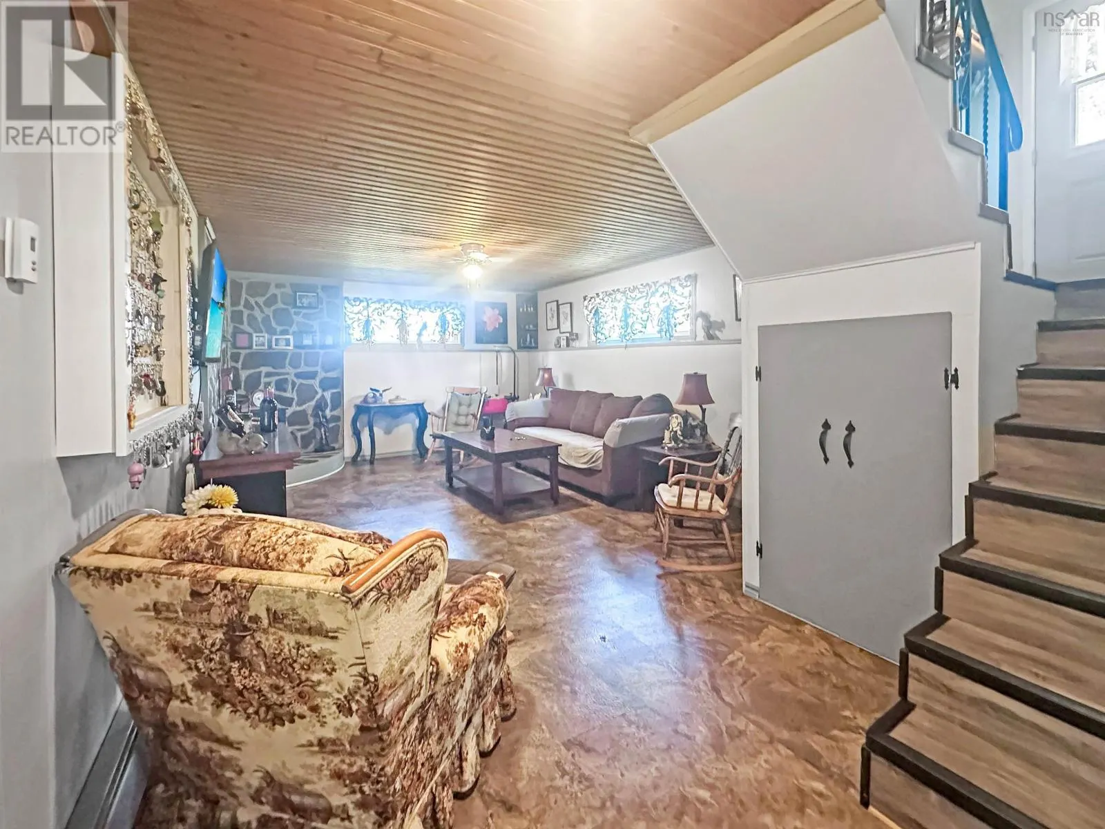 387 Lawrence Road