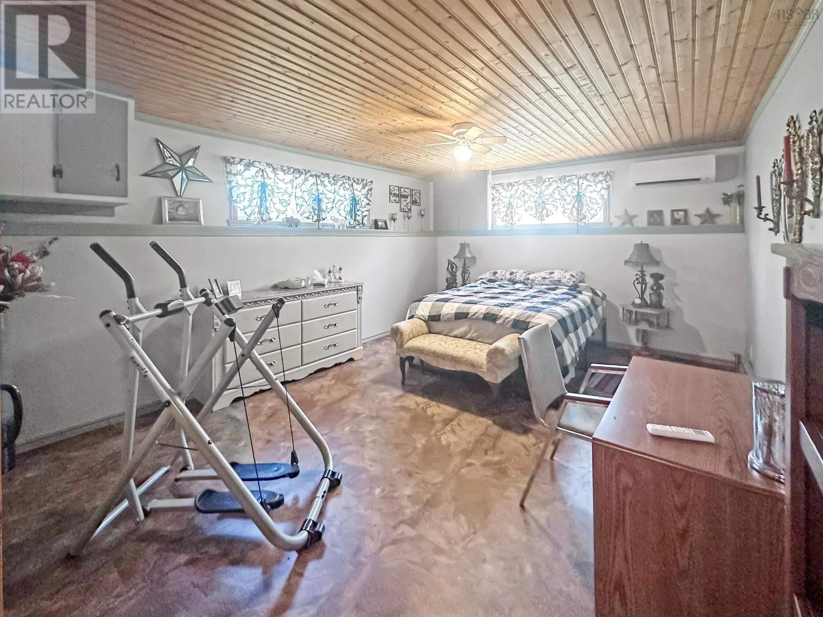 387 Lawrence Road
